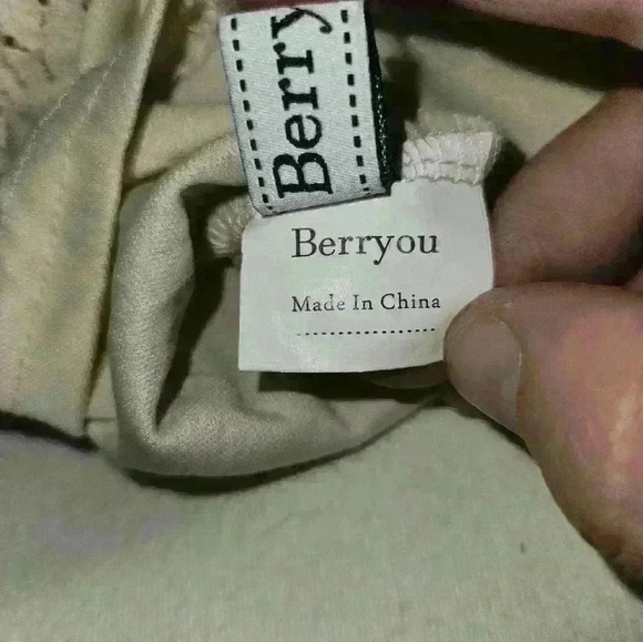 Berryou Womans Top - Picture 9 of 9